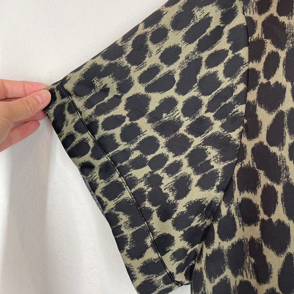 Banana Republic Short Sleeve Leopard Print Utility Sheath Dress - Picture 4 of 16